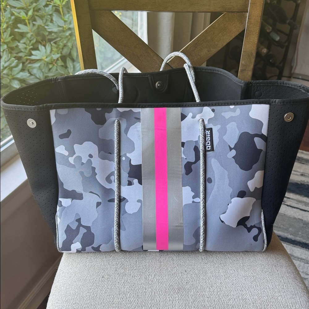 Camouflage Neoprene Bag with Pink Accent Stripe - Picture 1 of 5